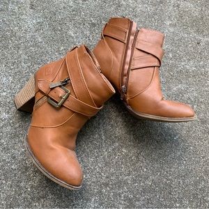 Dirty Laundry Women’s Ankle Buckle Side-Zipper Booties